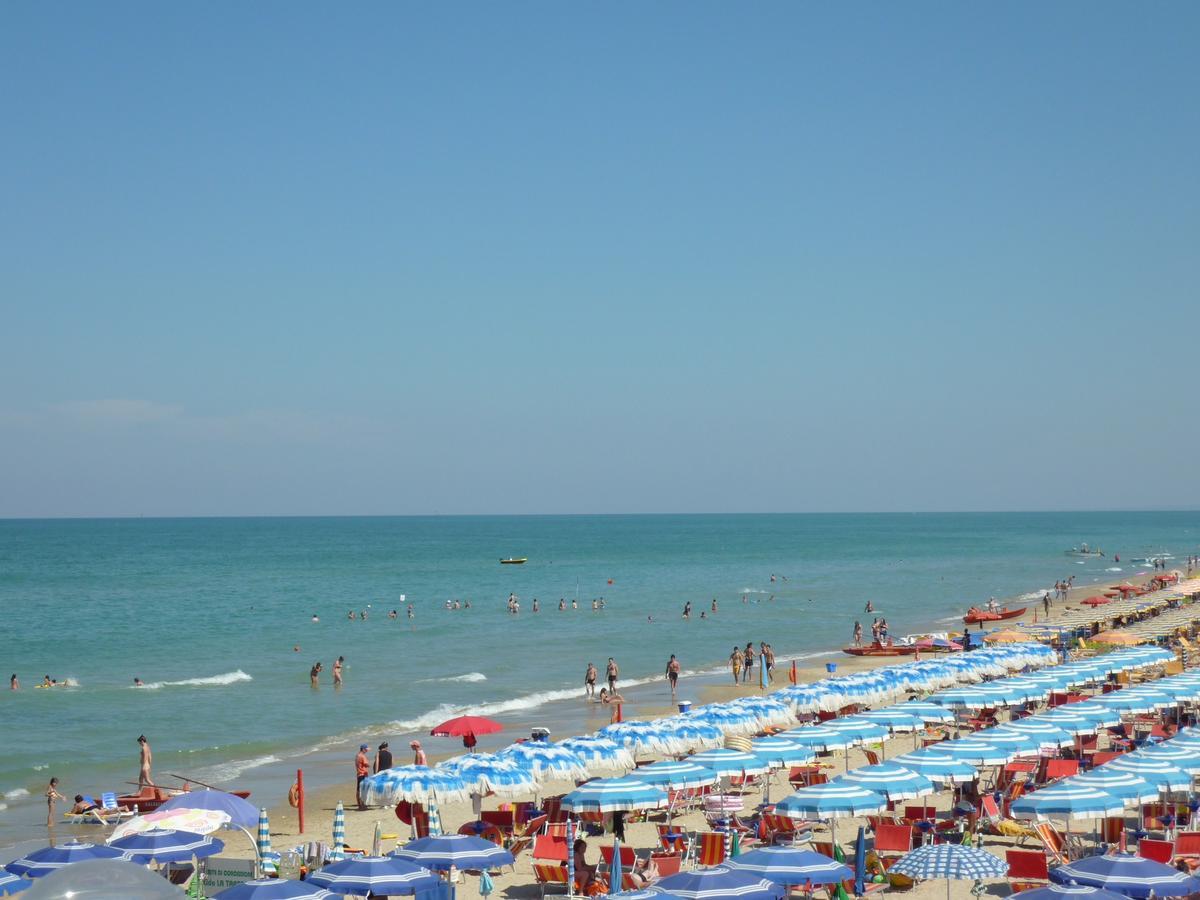 Zaffiro Luxury Silvi Vacanza Silvi Marina Buitenkant foto